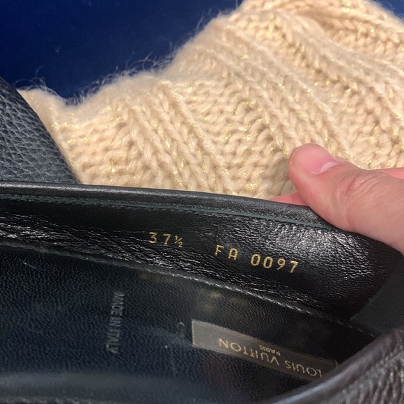 Authentic Louis Vuitton flats.  7-1/2 - Picture 6 of 12